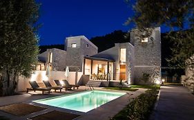 Rizomata Luxury Villas